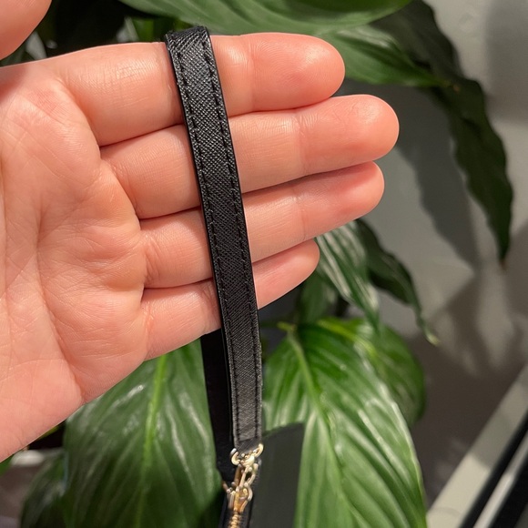 Kate Spade Laurel Way Tinie Black Wristlet - Picture 10 of 10